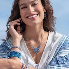 Lauri Parsons's Instagram, Twitter & Facebook