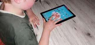 Ein minderjähriger tatverdächtiger wurde festgenommen, wie die dortmunder polizei am. Lesermeinung 700 Ipad Fur Einen Funftklassler Eltern Finanziell Auf Sich Gestellt Rundblick Unna