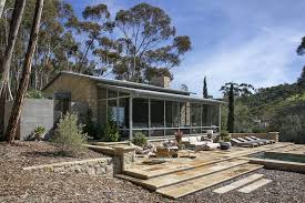 Ellen Degeneres Santa Barbara Villa Home Tour Happy Haute Home In 2020 Luxury Garden Ellen Degeneres Home Mansions