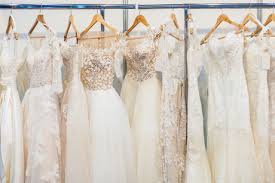 Weitere informationen zu brautkleider shop auf searchandshopping.org für berlin. Secondhand Neu Und Second Hand Brautkleider Regensburg