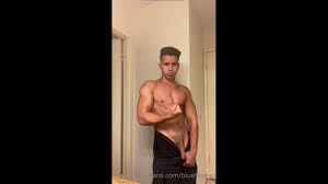 Watching porn and jerking off till I cum Blueface jp - Just the Gays