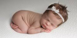 Bayi perempuan yang parasnya cantik seperti bunga, memiliki kelembutan hati dan memiliki wajah yang. 30 Nama Bayi Perempuan Indah Modern Dan Islami Serta Artinya Merdeka Com