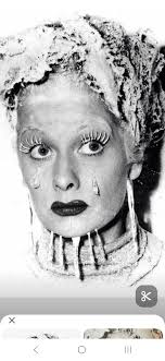 The only time ricky sings in the florida episodes is when he goes to cuba  why is this so?