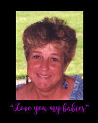 Kim Bench's Instagram, Twitter & Facebook