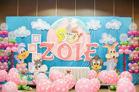 Baby Looney Tunes Birthday Party Zoie Megan Destination Wedding Photographer Looney Tunes Party 1st Birthday Party For Girls Baby Shower Theme Decorations