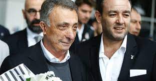 Çebi, en yakın rakibi serdal adalı'ya 2 bin 26 oy fark attı. Besiktas Baskani Ahmet Nur Cebi Nin Yuzu Guluyor Fotomac