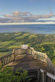 Experience The Effervescence Of Chaleur Bay In Gaspesie For A Weekend A Central Point Of Restaurants Shops The Good Place Breathtaking Views Nature Pictures