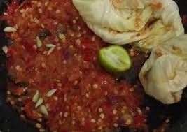 3 buah cabai merah besar 5 buah cabai rawit merah 2 siung bawang putih 1/2 sdt garam 1 sdt terasi bakar cara membuat: Tutorial Buat Sambal Mentah Terasi Yang Enak