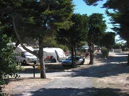 Envie de camping dans le finistère ? Sonnenuntergang Uber Die Bungalows Betrachtet Wahrend Des Abendessen Vor Unserem Zelt Bild Von Camping Campeole Les Amis De La Plage Le Bois Plage En Re Tripadvisor