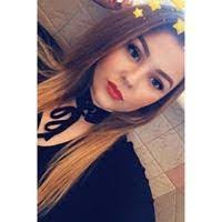 Eloise Walter's Instagram, Twitter & Facebook