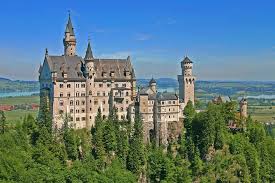 Herrenchiemsee is a complex of royal buildings on herreninsel, which is an island in the chiemsee next to fraueninsel. Neuschwanstein Herrenchiemsee 2 Day Trip From Munich By Train 2021