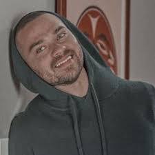 Avery Jackson's Instagram, Twitter & Facebook