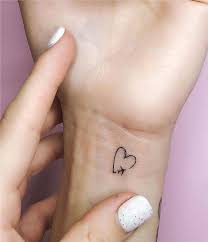 78 Best Small And Simple Tattoos Idea For Women 2019 Idea Simple Small Tattoos Women Simple Tattoos For Women Small Best Friend Tattoos Tiny Tattoos
