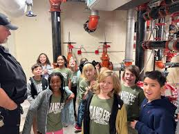 Yesterday, we welcomed the 3rd grade class from Roscoe Wilson Elementary to  Covenant Medical Center for a fun and educational field trip as part of  their lesson
