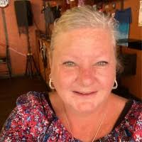 300+ perfiles de «Pinder»