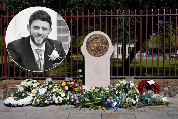 PC Harper petition - thousands call for killers to stay in jail | Reading  Chronicle