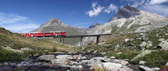 Aus unserer erfahrung heraus gibt es immer. Bernina Express Panorama Zug Durch Schweiz Und Italien Indenbergen De