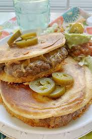 If the idea of a quesadilla makes your mouth water, just imagine it combined with a burger! Quesadilla Burger Foodtastic Mom
