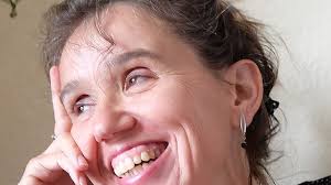 Kulinarische Lesung mit Bernadette Conrad „Was dich spaltet“