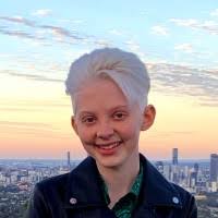 90+ "Liz Holder" profiles