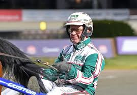 Kalmar levert oplossingen en diensten voor vrachtafhandeling aan havens, terminals, distributie centra en de zware industrie. D2g7l2 Spwsmm