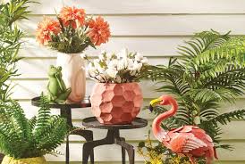 Who is the architect of the paradise garden? Garden Decor Ideas To Create Your Own Slice Of Paradise