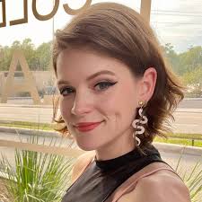 Shannon Valentine (@shannegans)