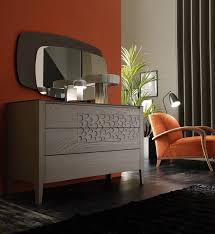 Il set si compone di 2 federe 50 cm x 80 cm e il suo lenzuolo piano coordinato di 240 cm x 280 cm. Collezione Notte E Camere Da Letto Moon By Modo 10 Il Nuovo Contemporaneo Che Esalta Il Fascino Materico Del Legno Naturale Rafaschieri Arredamenti