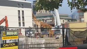 At least one person was dead after a construction crane collapsed in downtown kelowna, british columbia, on july 12.three people were taken to hospital and one fatality was confirmed after the. Q4ivskhzluedom
