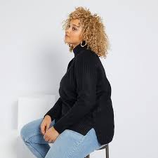 Votre boutique en ligne kiabi vous propose sa mode pour les femmes avec des rondeurs, avec une collection à la fois tendance et pas chère. Pull A Col Montant Grande Taille Femme Noir Kiabi 18 00