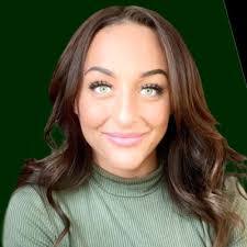 Danielle Lindsey's Instagram, Twitter & Facebook