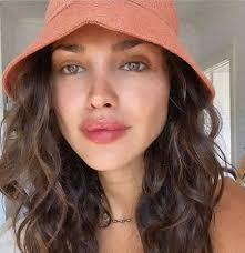 Eiza gonzalez eiza gonzalez gif amores verdaderos nikki brizz eizamusica telenovela. Eiza Gonzalez Publica Foto Con Labios Inyectados Y La Borra Despues De Recibir Criticas