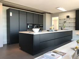 Nobilia Linen Kuche Grifflos Schwarz Http Www Moebel Neust De Haus Kuchen Kuche Grifflos Moderne Kuche