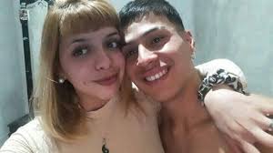 Fui a pedirle mi sudadera y volvimos.