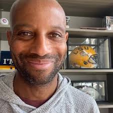 Roland Owens (@rolando99)