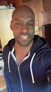 A little season 5 BTS moment introducing the amazing and talented Kandy  Semcclure (Kaia). Bringing some to Virgin River. Christmas special airs  November 30 #virginriverseries #netflix