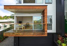 Kamu hanya perlu mensetting bagian kamar tidur, ruang tamu, dan dapur. Balkon Minimalis Tampilan Area Santai Yang Segar Dan Menyehatkan
