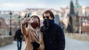 Zambelli se těší, že se seznámíme! Setkavani Je Mozne Opet Jen Ve Dvou Potvrdila Vlada Prakticka Vyuka Se Zatim Neobnovi Hospodarske Noviny Ihned Cz