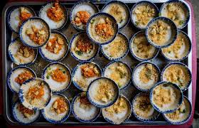 What To Eat In Vietnam 20 Must Try Vietnamese Street Food Travel Foods Eat Food Foods Musttry Street Trave Vietnamese Street Food Street Food Food