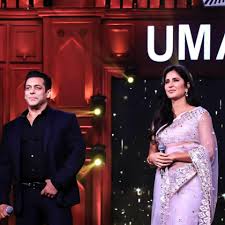 Katrina Kaif And Salman Khan Take Over The Stage During The Star Studded Umang 2020 Hungryboo Katrina Kaif Bollywood Actress Bollywood Gossip