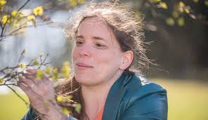 Tierärztin & Heilkräuterpädagogin Dr. vet. Barbara Weidinger