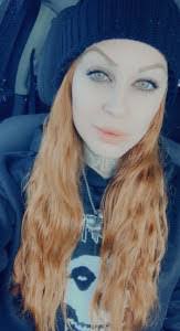 Melanie Capps's Instagram, Twitter & Facebook