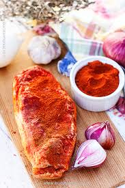 Punem foile de dafin, ienibaharul si boabele de piper. SlÄƒninÄƒ FiartÄƒ Cu Usturoi È™i Boia Bucatar Maniac Blog Culinar Cu Retete