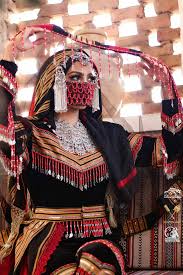 Pin By Gabriela On Yemen In 2020 Yemen Women Afghani Clothes Yemeni Clothes