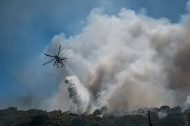 «γίνεται μια τεράστια προσπάθεια για να οριοθετηθεί η φωτιά, υπό πολύ δύσκολες συνθήκες. 2gmjhovhy5 2xm