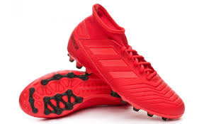 La passion pour le football en a fait le sport le plus populaire. Les Chaussures Portees Par Les Joueurs De L Equipe De France De Football 2019