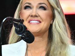 The Conners': Watch Laurie Metcalf in a Physical Comedy Masterclass