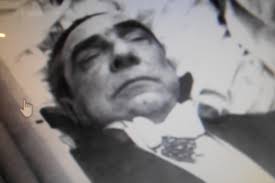 When I was in LA in 2019, I visited Holy Cross Cemetery and saw Bela's  burial site. He was buried in his Dracula cape.