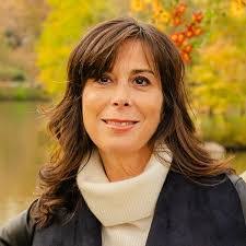 Denise Wallenstein's Instagram, Twitter & Facebook