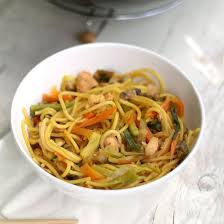 Nouilles Sautees Au Poulet Et Aux Haricots Mungo Recette Nouilles Sautees Poulet Nouilles Sautees Haricot Mungo